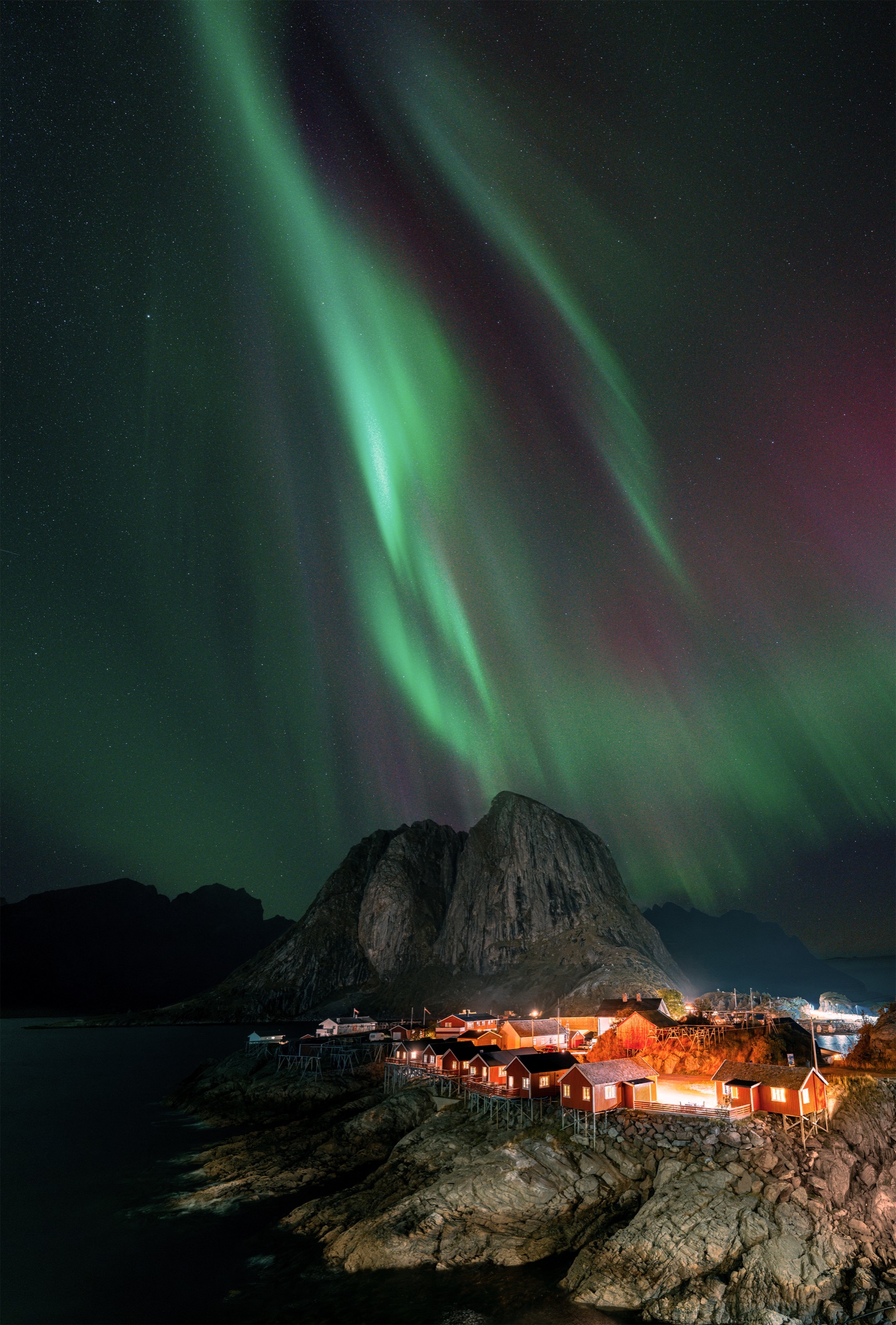 Northern lights above the fishing village of Hamnøy in the Lofoten Islands